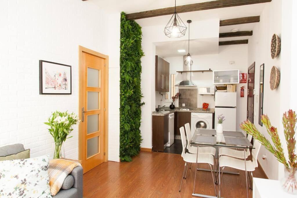 Zona 1 Santa Cruz Parking Privado Lejlighed Sevilla Eksteriør billede